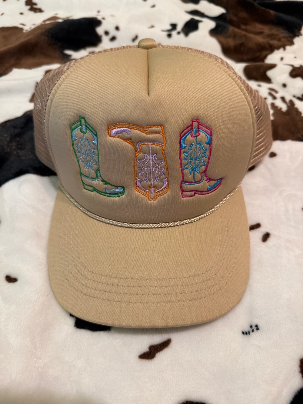 Cowboy Boot Beige Trucker Hat BNWT